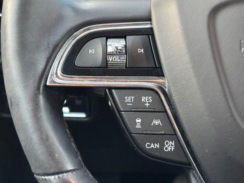 Certified 2022 Lincoln Nautilus Reserve w/ Equipment Group 201A image 18