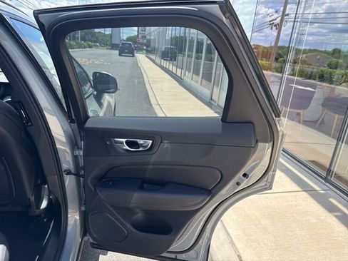 Used 2025 Volvo XC60 B5 Plus AWD/4WD image 12