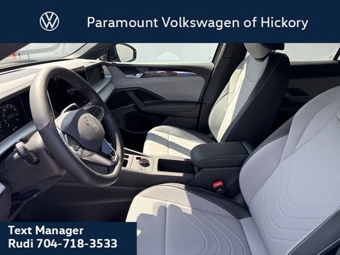 New 2026 Volkswagen Tiguan SE R-Line FWD image 21