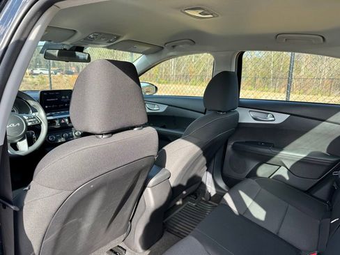 Used 2024 Kia Forte LX image 18