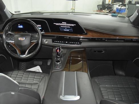 Used 2024 Cadillac Escalade ESV Premium Luxury Platinum AWD/4WD image 33