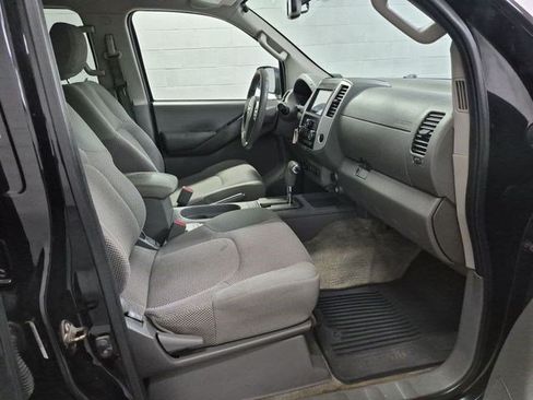 Used 2014 Nissan Frontier SV w/ SV Value Truck Package AWD/4WD image 31