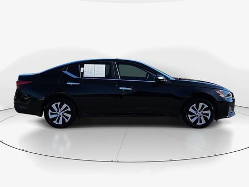 Used 2025 Nissan Altima 2.5 S FWD image 4