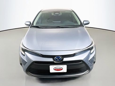 Certified 2025 Toyota Corolla LE FWD image 2