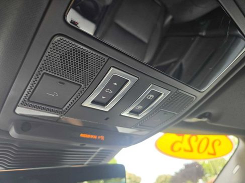 Used 2025 Land Rover Range Rover Evoque S AWD/4WD image 35