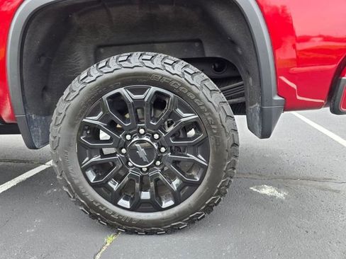 Used 2024 Chevrolet Silverado 2500 High Country w/ Technology Package AWD/4WD image 11