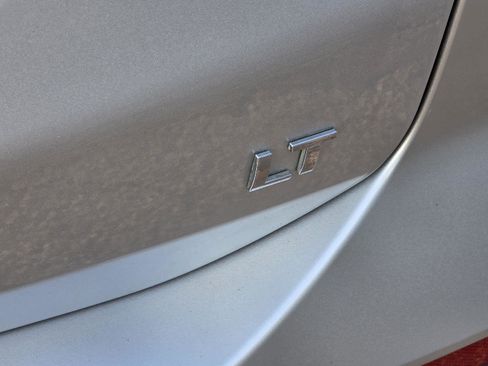 Used 2020 Chevrolet Equinox LT image 39