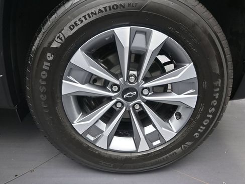 Used 2025 Chevrolet Equinox LT w/ Safety and Technology Package FWD image 10