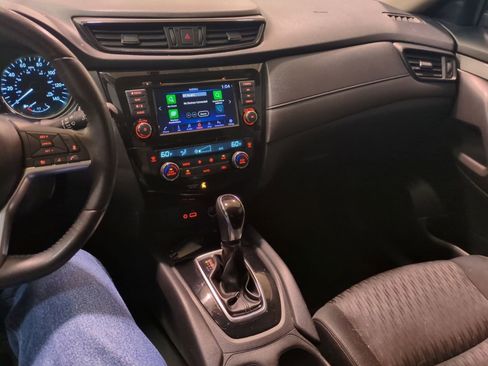 Used 2018 Nissan Rogue SV w/ Premium Package AWD/4WD image 26