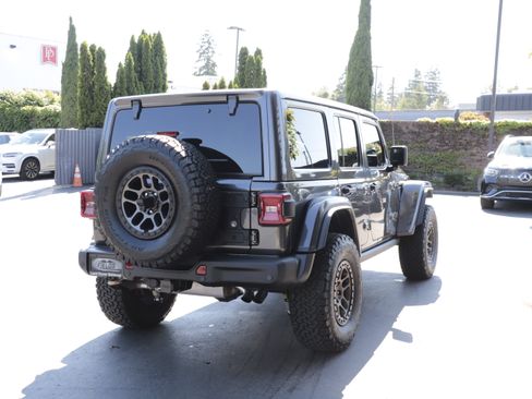 Used 2022 Jeep Wrangler Unlimited Rubicon w/ Xtreme Recon 35" Tire Package AWD/4WD image 8