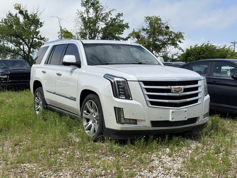 Used 2019 Cadillac Escalade Premium Luxury AWD/4WD image 4