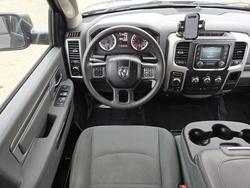 Used 2019 RAM 1500 Classic SLT image 24