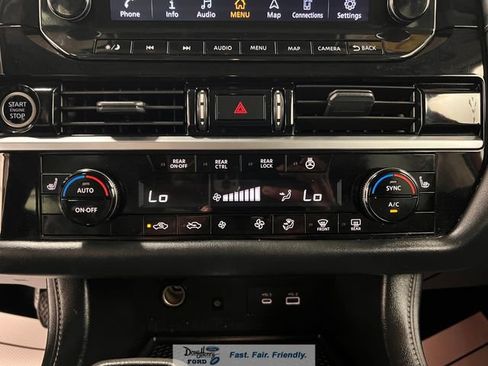 Used 2023 Nissan Pathfinder SL AWD/4WD image 43