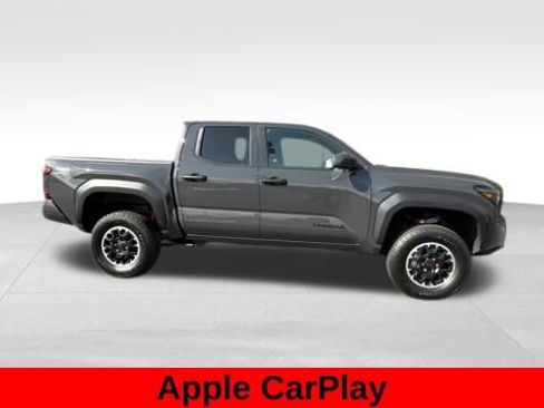 Used 2025 Toyota Tacoma TRD Off-Road image 9