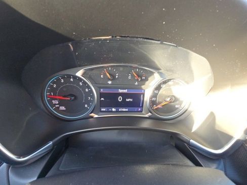 Used 2024 Chevrolet Equinox Premier image 11