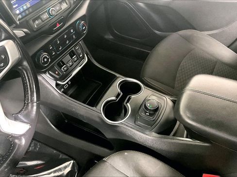 Used 2018 GMC Terrain SLE image 16