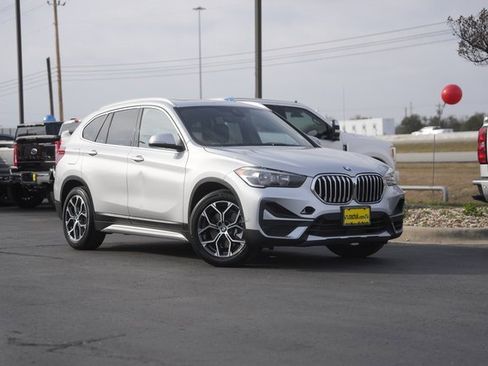 Used 2021 BMW X1 xDrive28i w/ Convenience Package image 2