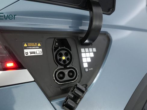 Used 2024 Hyundai Ioniq 5 SEL image 23