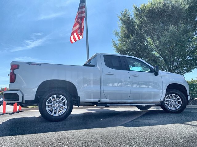 Used 2022 Chevrolet Silverado 1500 RST w/ Convenience Package II AWD/4WD image 9
