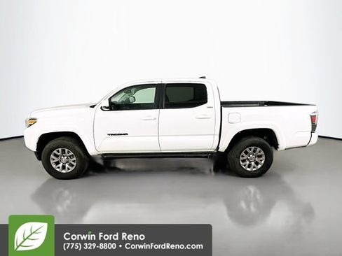 Used 2017 Toyota Tacoma SR5 w/ Tow Package AWD/4WD image 5