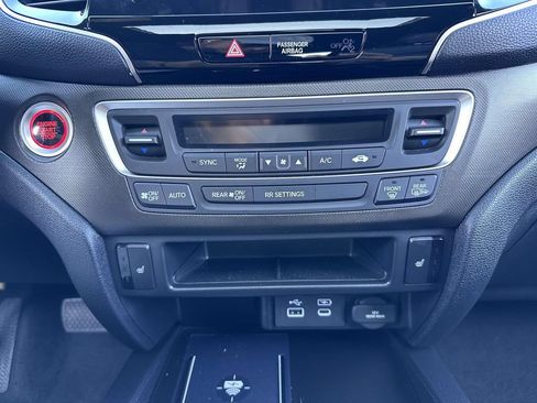 Used 2025 Honda Passport TrailSport image 25
