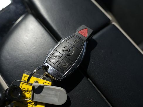 Used 2015 Mercedes-Benz SL 550 w/ White Arrow Edition image 63