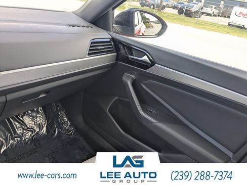 Used 2019 Volkswagen Jetta R-Line w/ R-Line Cold Weather Package image 14