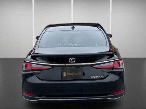 Used 2023 Lexus ES 300h F Sport image 8