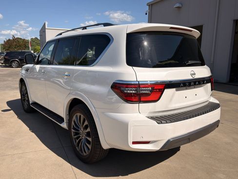 Used 2024 Nissan Armada Platinum w/ Captain's Chairs Package image 5