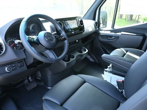 New 2026 Mercedes-Benz Sprinter 2500 image 13