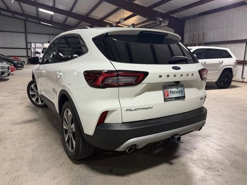 Used 2025 Ford Escape Platinum w/ Class II Trailer Tow Package image 8