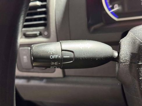 Used 2011 Honda CR-V SE image 30