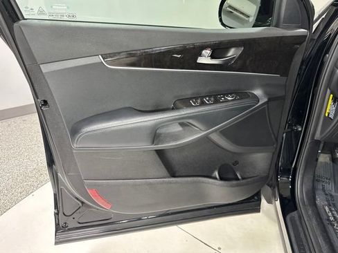 Used 2016 Kia Sorento AWD image 6