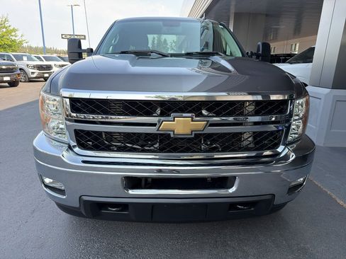 Used 2011 Chevrolet Silverado 2500 LT w/ Interior Plus Package AWD/4WD image 2
