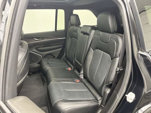 Used 2026 Jeep Grand Cherokee Limited AWD/4WD image 13