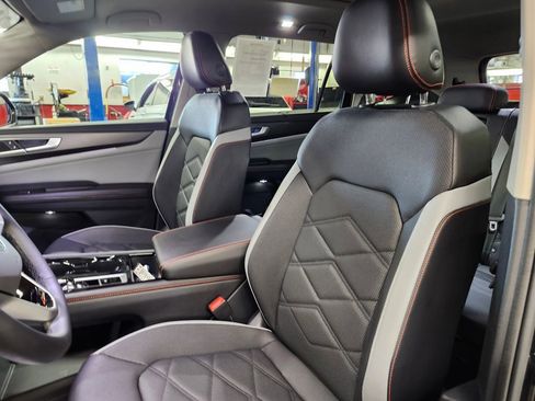 Certified 2024 Volkswagen Atlas Peak Edition SEL image 12