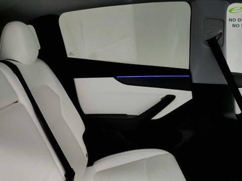 Used 2026 Tesla Model Y 2WD image 39