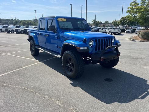 Used 2021 Jeep Gladiator Sport AWD/4WD image 3
