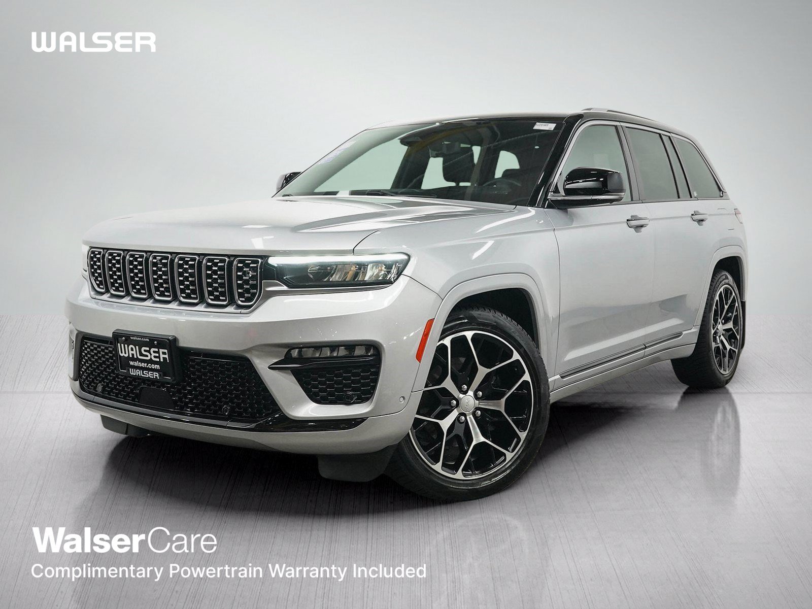 Used 2022 Jeep Grand Cherokee Summit AWD/4WD image 1