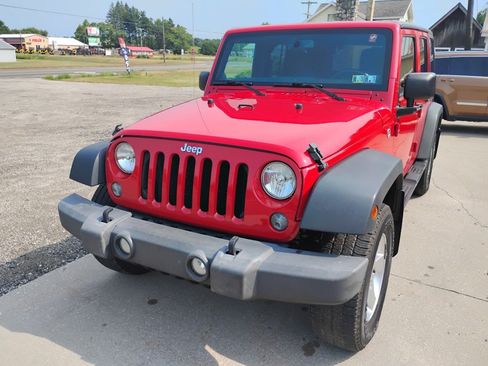 Used 2014 Jeep Wrangler Unlimited Sport w/ Quick Order Package 23S AWD/4WD image 4