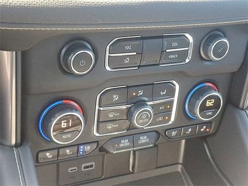 Used 2023 Chevrolet Tahoe Premier image 17