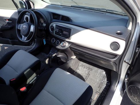 Used 2012 Toyota Yaris LE image 13