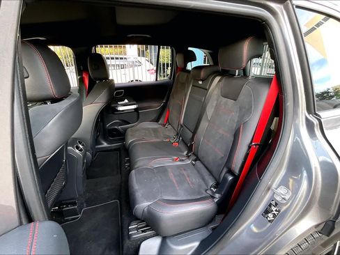 Used 2025 Mercedes-Benz GLB 35 AMG 4MATIC image 19