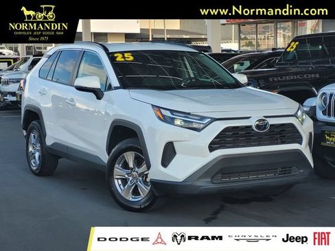 Used 2025 Toyota RAV4 XLE FWD image 1