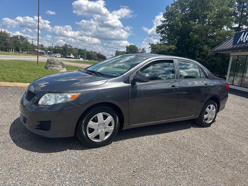 Used 2010 Toyota Corolla LE w/ All Weather Guard Pkg FWD image 3