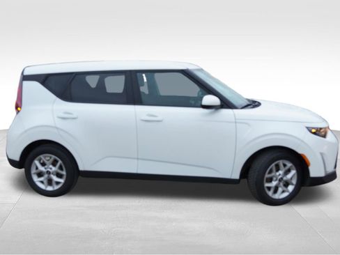 Certified 2024 Kia Soul LX w/ Option Group 015 image 2