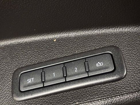 Used 2019 GMC Yukon XL Denali w/ Open Road Package AWD/4WD image 32