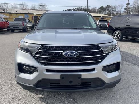 Used 2023 Ford Explorer XLT image 10