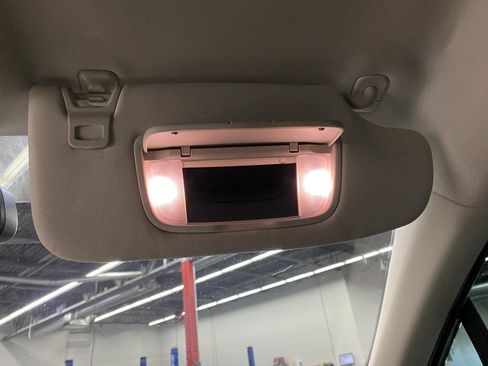 Used 2017 Ford Fusion SE image 31