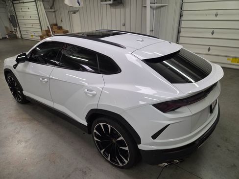 Used 2020 Lamborghini Urus AWD/4WD image 5